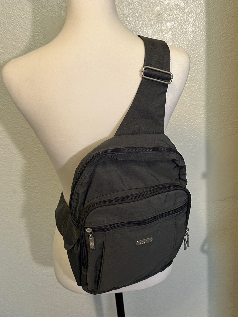 Baggallini Gray w/ Pink Lining Sling Messenger Crossbody Bag GUC